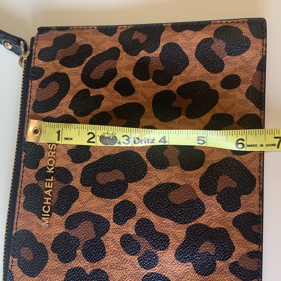 Michael Kors Wristlet - Picture 14 of 15